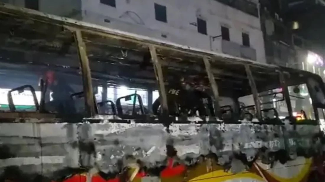 ঢাকা-গোপালগঞ্জ-মুন্সিগঞ্জ-টাঙ্গাইলে যানবাহনে আগুন